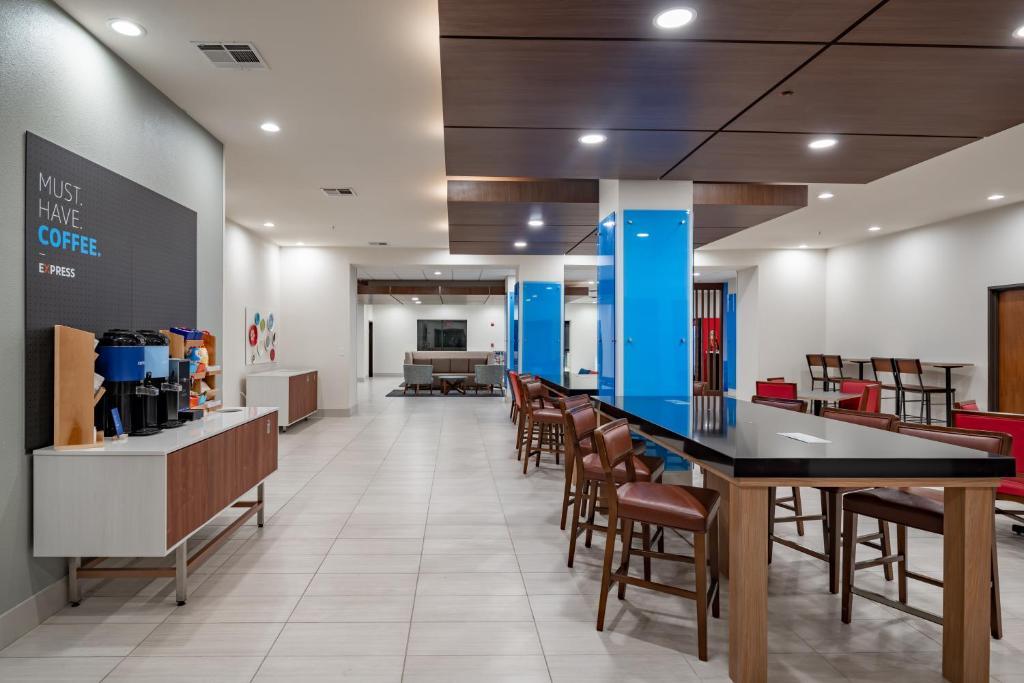 Holiday Inn Express & Suites N Waco Area - West By Ihg Εξωτερικό φωτογραφία